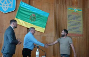 У Бердичеві волонтери Андрій Чижик та Олександр Борисенко отримали високі нагороди від Головнокомандувача ЗСУ
