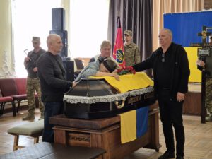 Вирвався з окупації і загинув за Україну – в Бердичеві провели в останню путь 48-річного Ігоря Чернявського