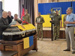 Вирвався з окупації і загинув за Україну – в Бердичеві провели в останню путь 48-річного Ігоря Чернявського