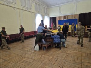 Вирвався з окупації і загинув за Україну – в Бердичеві провели в останню путь 48-річного Ігоря Чернявського
