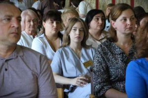 Професійне свято тих, хто рятує життя: медиків Семенівської громади привітали зі святом