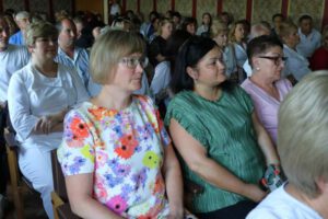 Професійне свято тих, хто рятує життя: медиків Семенівської громади привітали зі святом