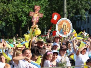 Ватикан разом із Україною: посланець Папи передав слова підтримки тисячам прочан у Бердичеві