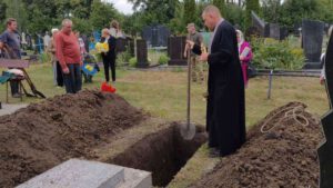 На Бердичівщині поховали бійця, якого шукали 80 років