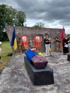На Бердичівщині поховали бійця, якого шукали 80 років