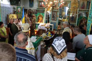 У Бердичівському районі в останню земну дорогу провели воїна Андрія Соболя